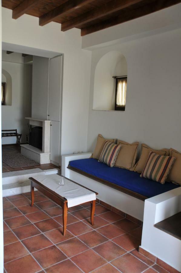 Ilakia Aparthotel Tholon Exterior photo