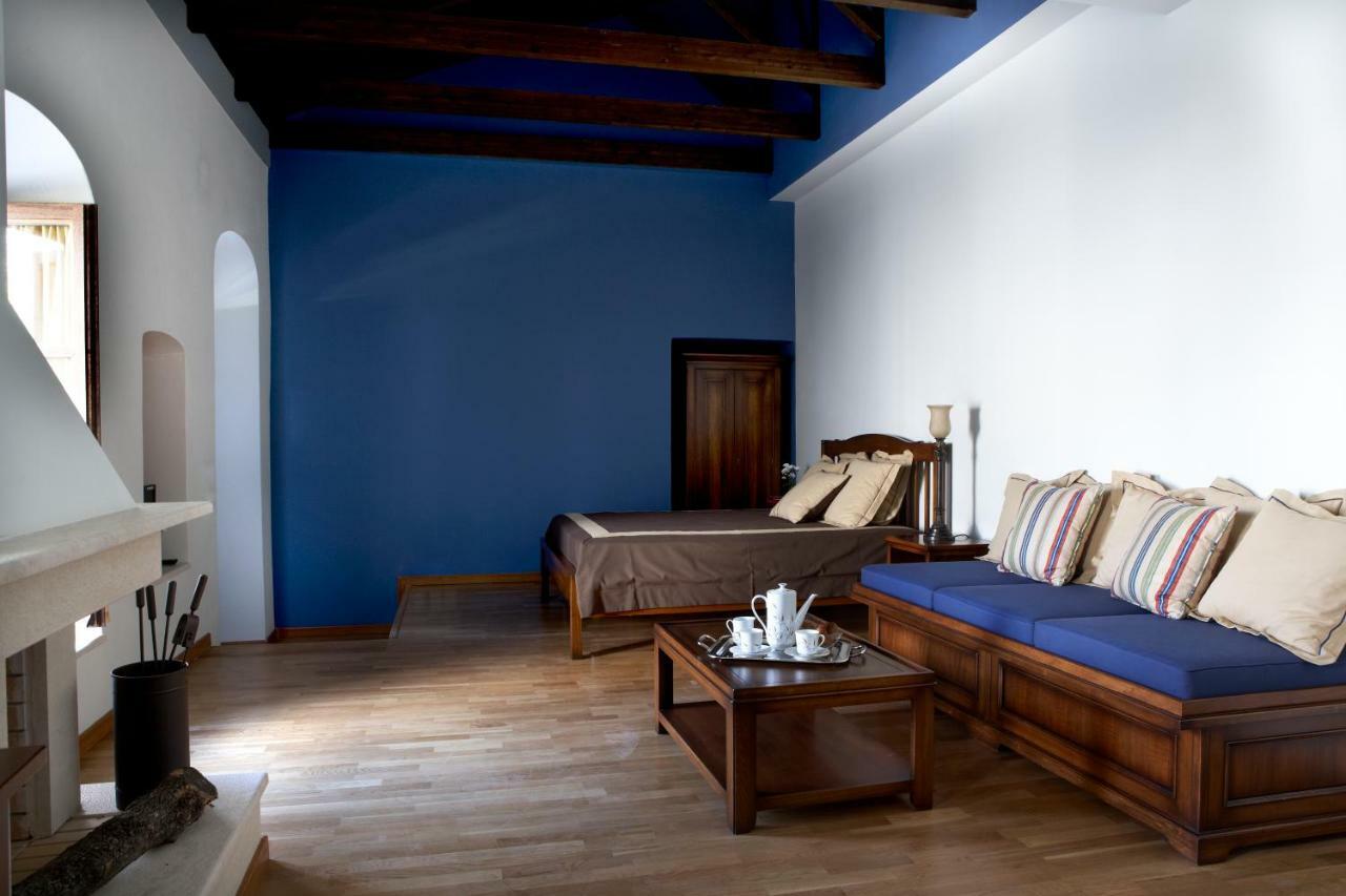 Ilakia Aparthotel Tholon Exterior photo