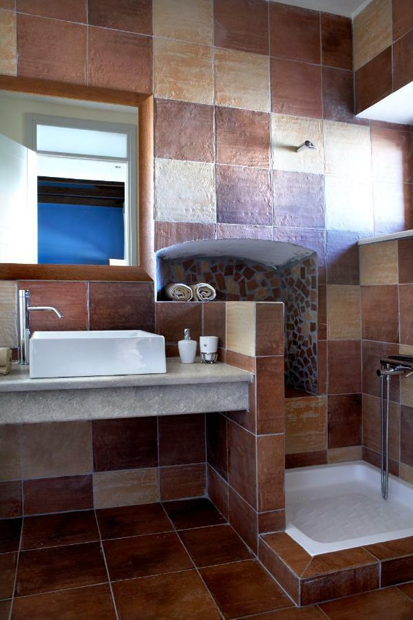 Ilakia Aparthotel Tholon Exterior photo